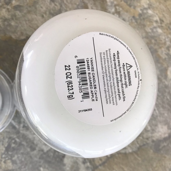 *SOLD* Yankee Candle Sugared Apple Large 22 Oz. Jar Candle, New - Picture 4 of 5